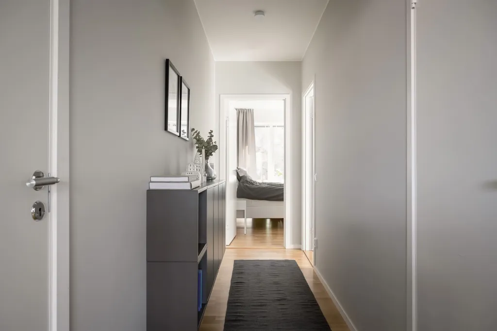 Ingresso - Modern 4-Bedroom Flat with Balcony in Backadalsstigen