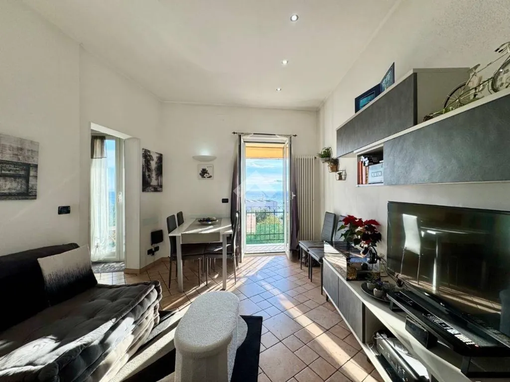 Séjour - Quadrilocale with Sea View Balcony in Noli