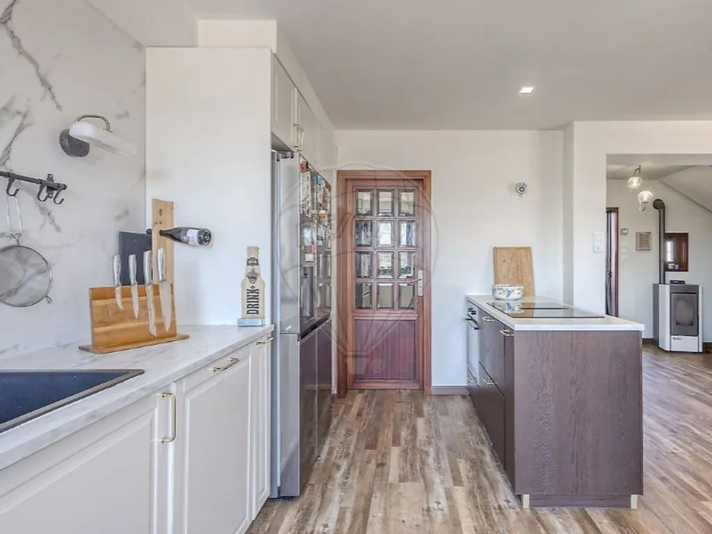 Cuisine - Rehabilitated Bi-Family House in Matosinhos