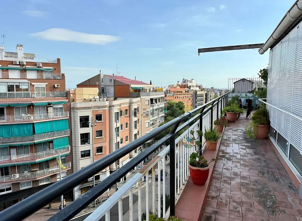 balcony
