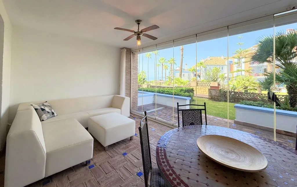 Terrass - Beachfront Flat with Private Garden in Casares