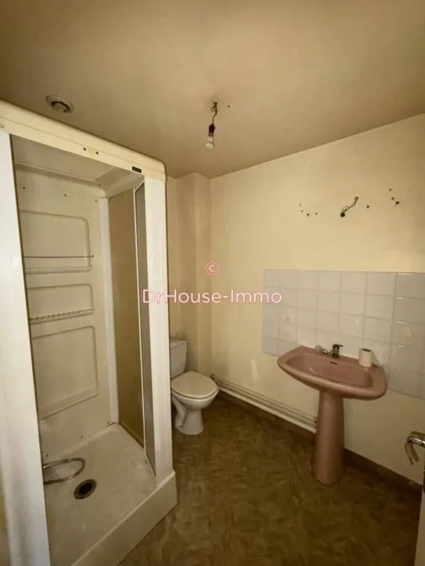 Vannitoad - City House with Balcony in Buzançais