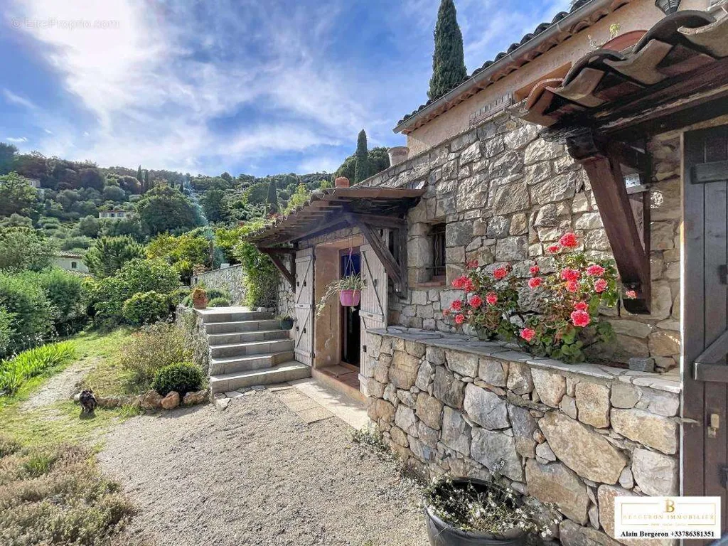 Extérieur - Maison de Caractère avec Vue Mer à Spéracèdes