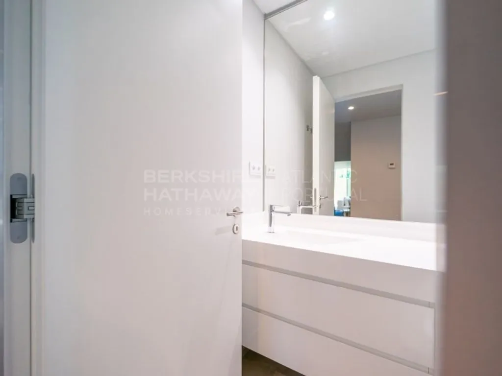 Bathrooms - Luxury Duplex with Pool in Cascais