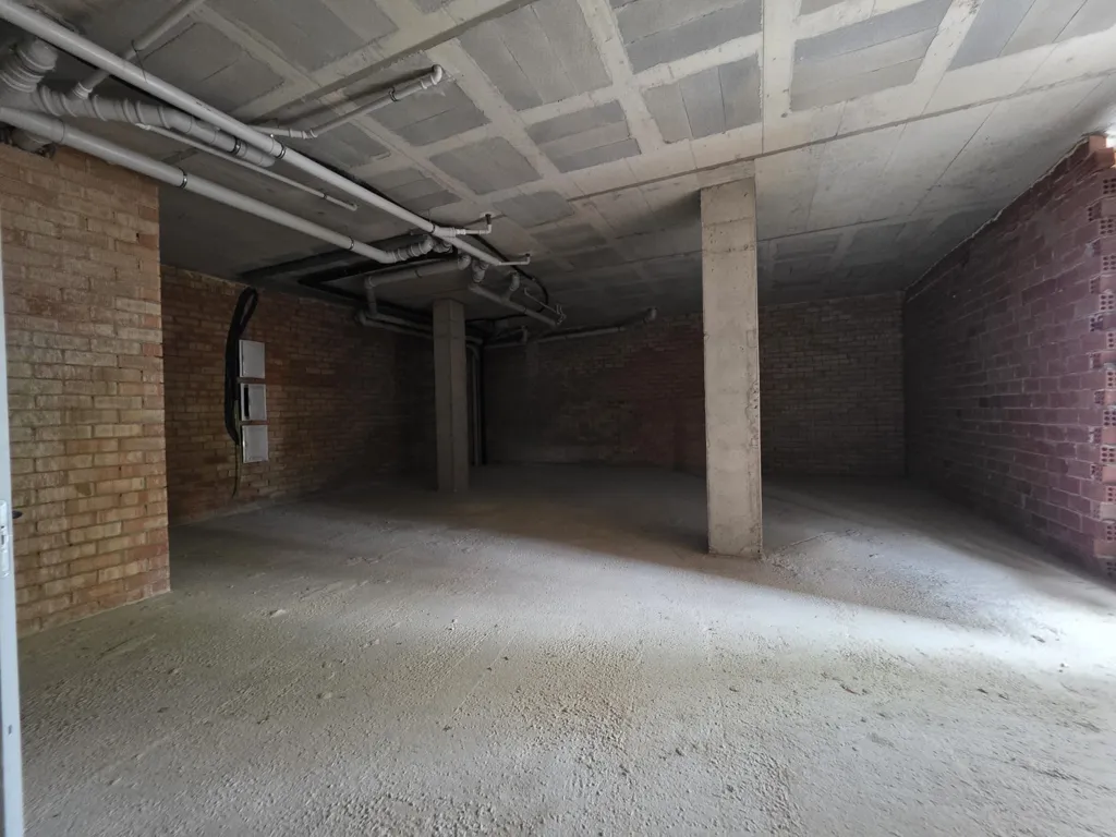 Garaaž - Commercial Space in Vilanova i la Geltrú