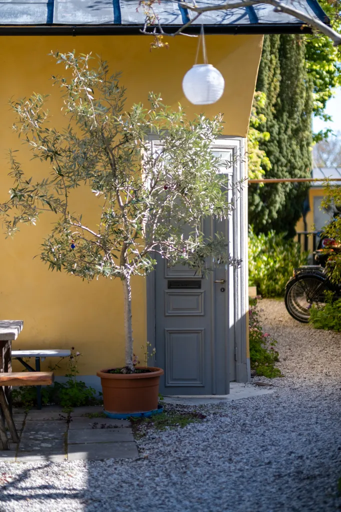 Aed - Historic Villa with Courtyard in Visby