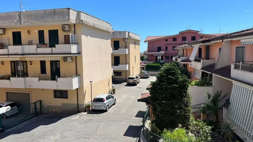 Esterno - Three-Bedroom Flat with Balconies in Siderno