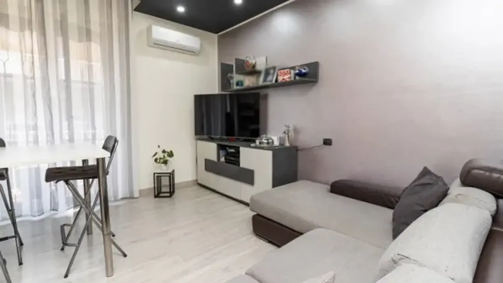 Séjour - Rusticated Apartment with Balcony in Monza