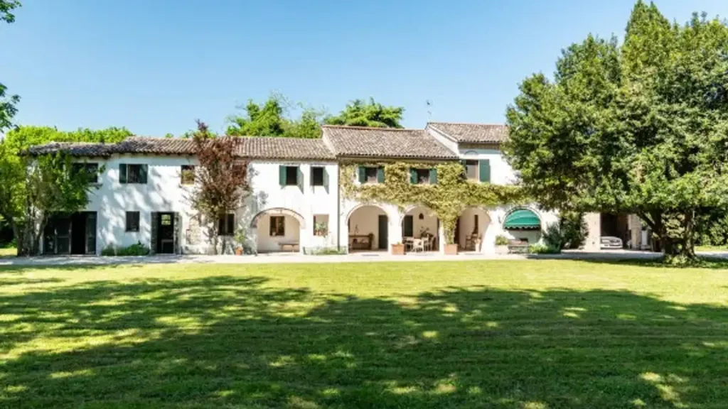 Välivaade - Rustic House with Portico near Treviso