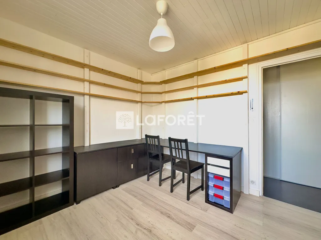 Bureau - Appartement Meublé Traversant à Saint-Martin-d'Hères
