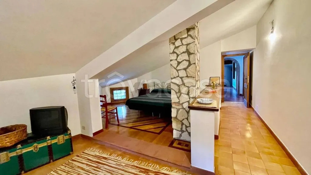 Pièces - Modern Villa with South-West View in Orvinio