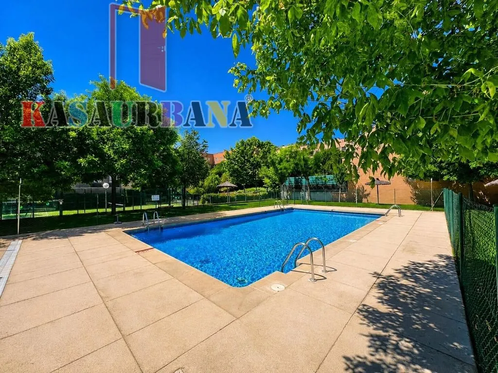 Bassein - Terraced House with Pool in Hospital