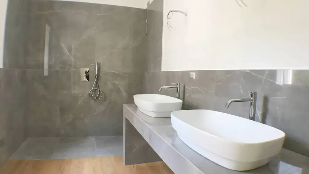 Salles de bain - Modern Apartment with Wellness Area in Bergamo
