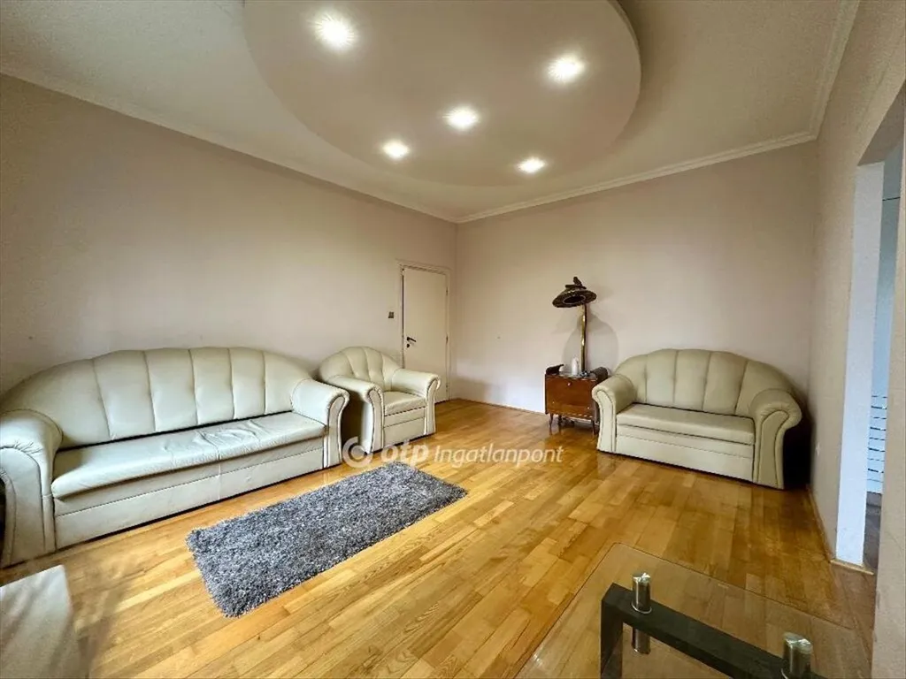 Séjour - 2-Bedroom Apartment with Balcony in Debrecen
