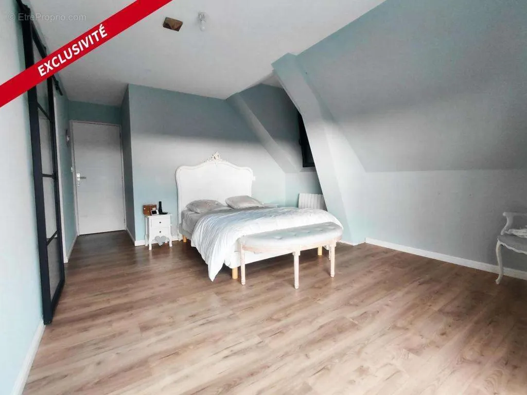 Magamistoad - 5-toaline maja asukohas Fresnay-Sur-Sarthe