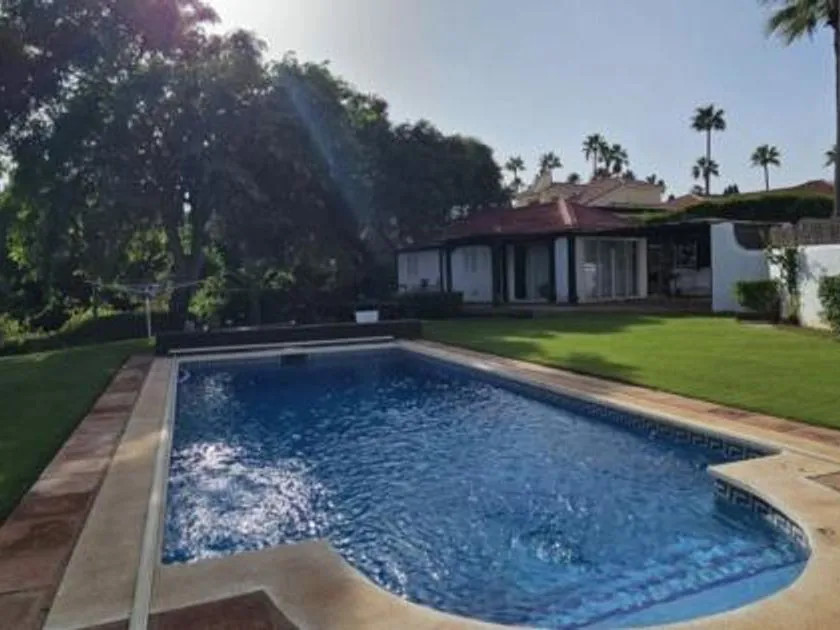Piscine - Colonial Villa with Mountain Views in Sotogrande