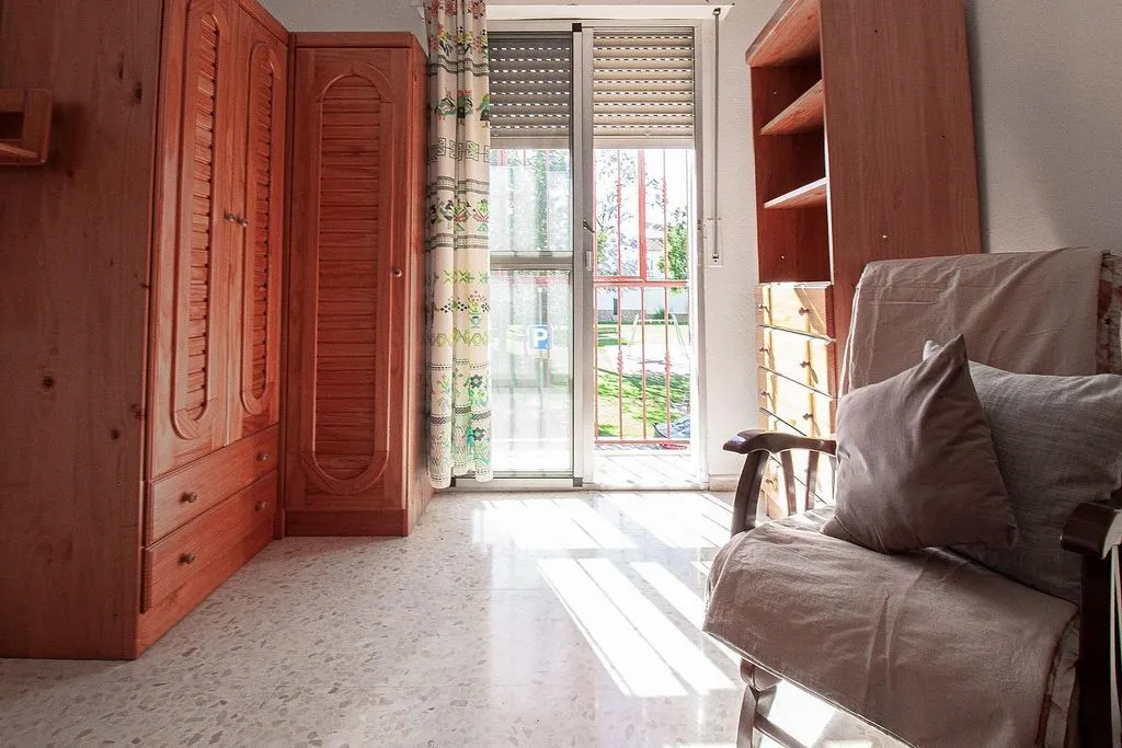 Bedrooms - Chalet with Air Conditioning in La Rinconada