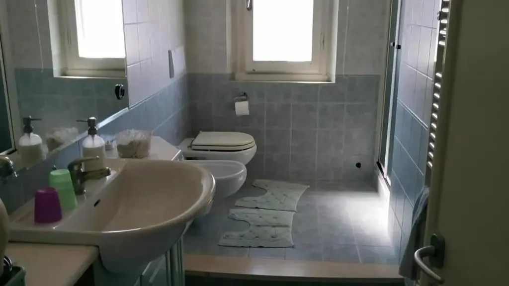 Bagni - 3-Room Apartment with Balcony in Empoli