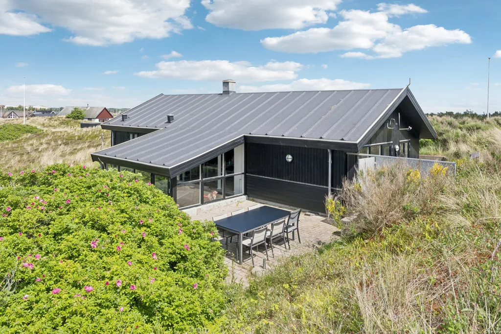 Välivaade - Cottage with Sea View in Søndervig