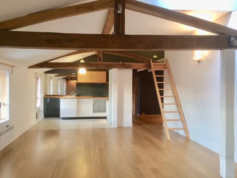 Elutuba - City Centre Flat with Mezzanine in Lavaur