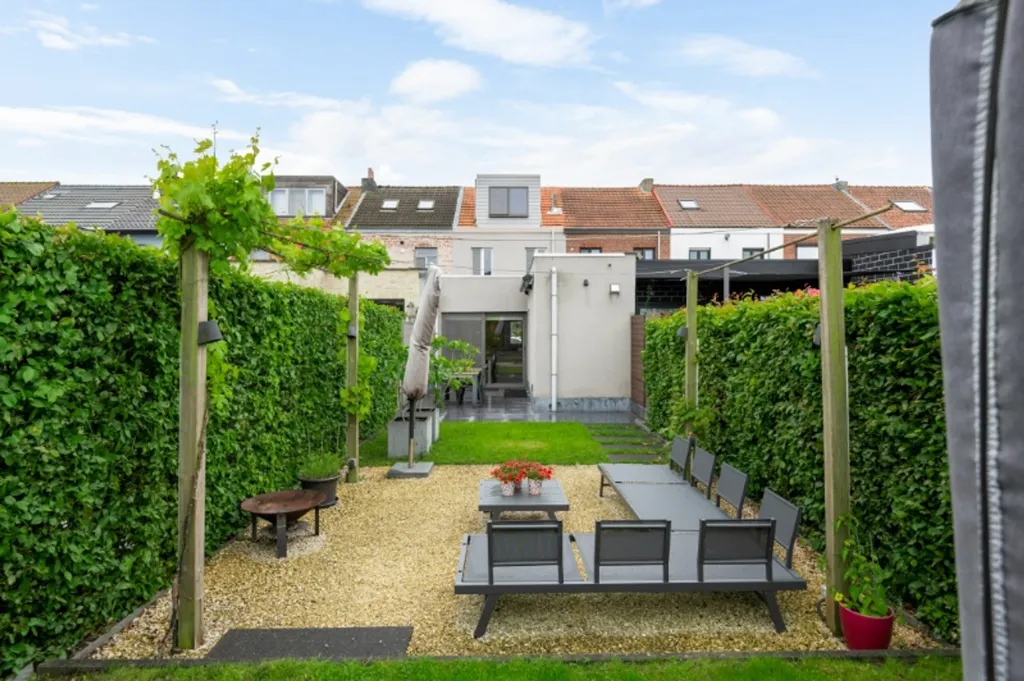Jardin - Appartement Rénové avec Garage et Jardin à Schelle