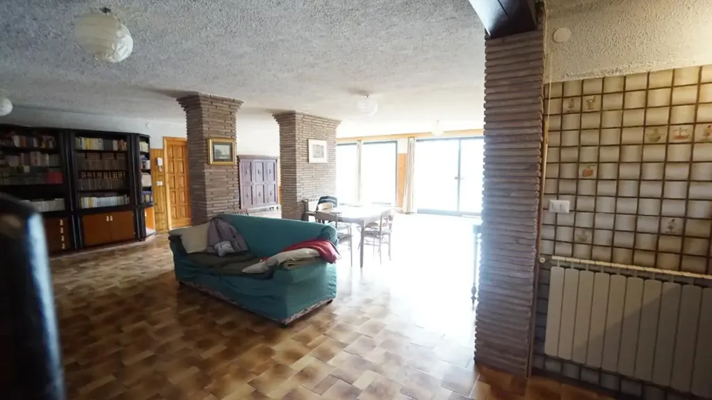 Séjour - Spacious Apartment with Private Courtyard in Castelnuovo Rangone