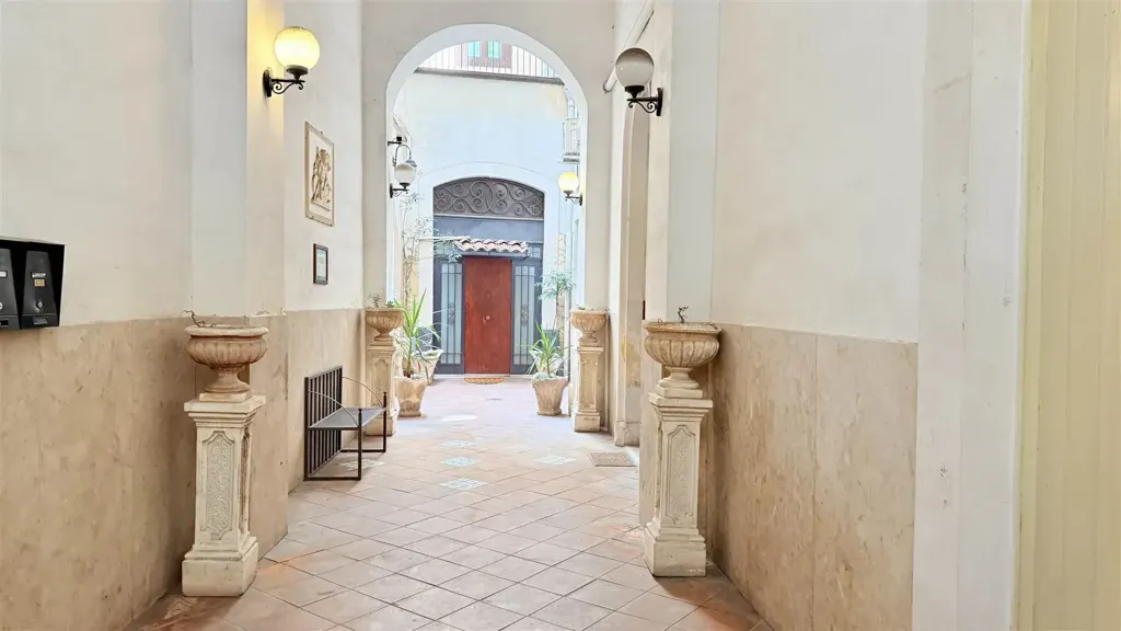 hallway_entrance