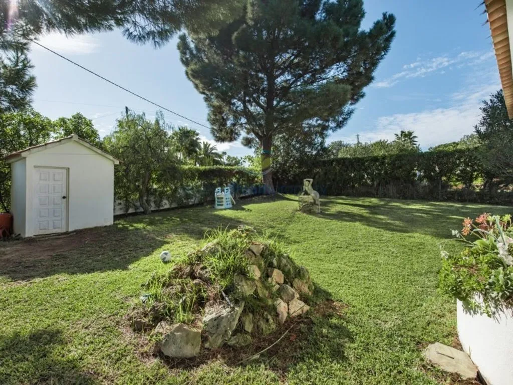Aed - Luxury Villa with Pool in Porches, Lagoa