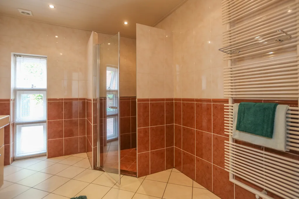 Bagni - Characterful Detached House with Garden in Buitenpost