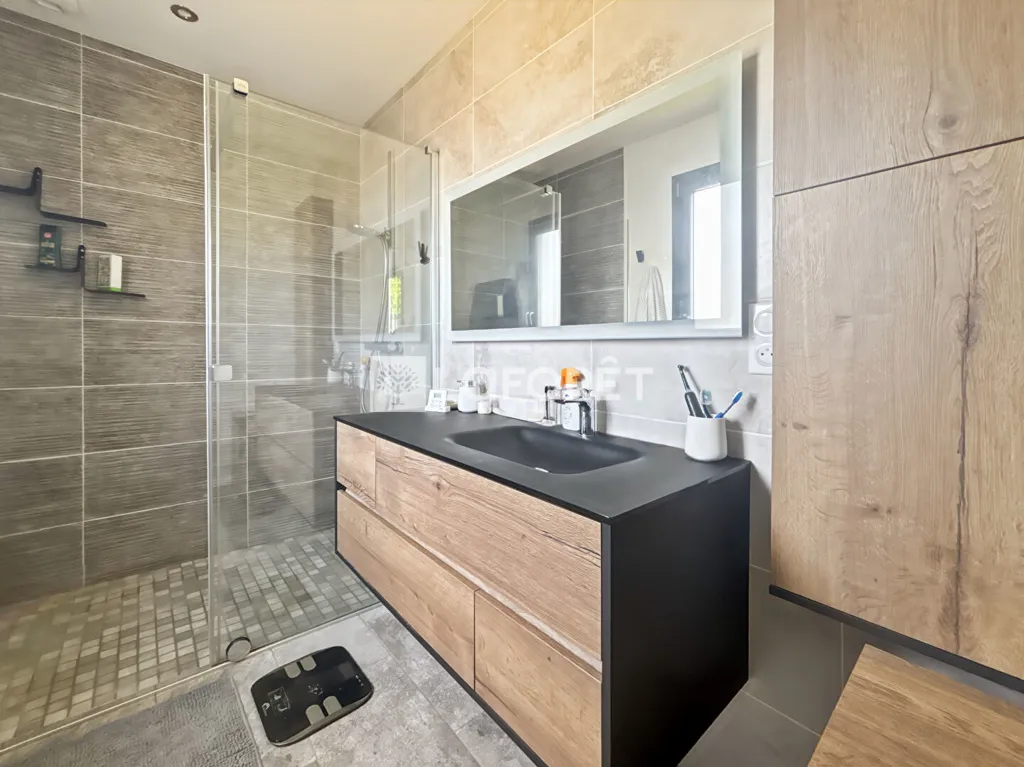Bagni - Contemporary Flat-Plan House with Pool in Beauvallon