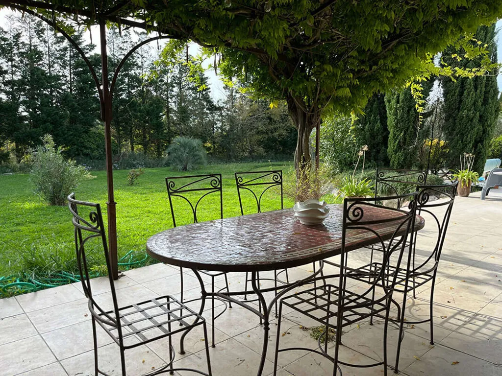 Terrass - House with Pool and Garden in Noves