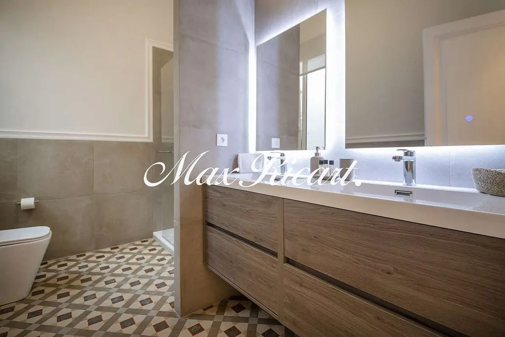 Bagni - Furnished Apartment with Balcony in La Dreta de l'Eixample