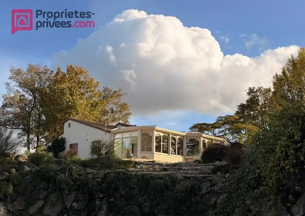 Välivaade - Architectural Villa with Lake View near Cholet