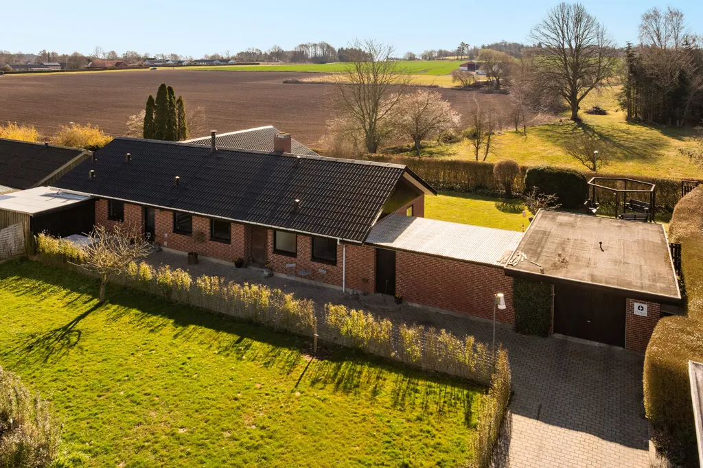 Vue aérienne - 1-Plan Villa with South-Facing Terrace in Quiet Area