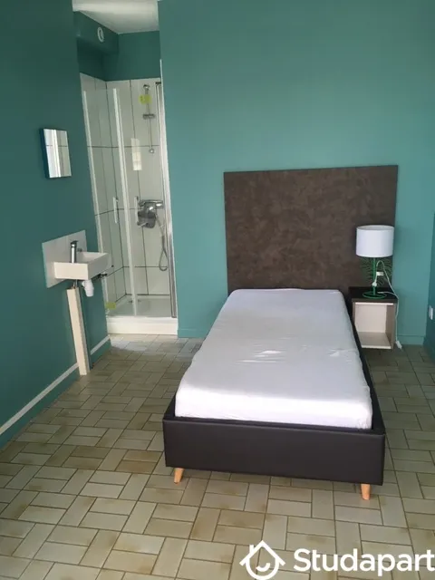 Chambres - Maison Meublée avec Jardin à Talence