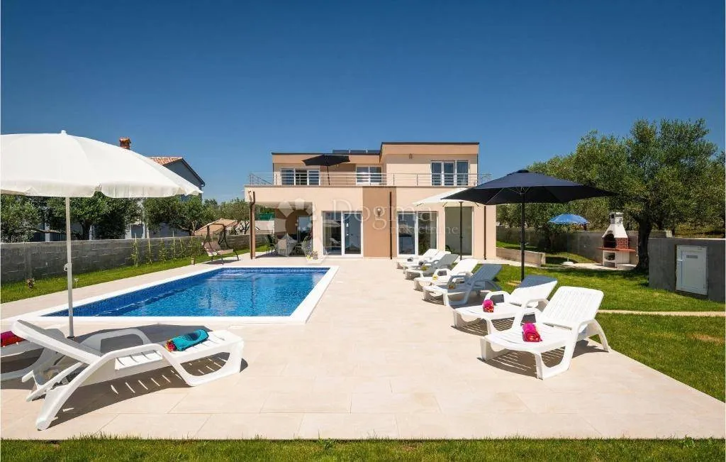 Piscine - Modern Villa with Pool in Vodnjan