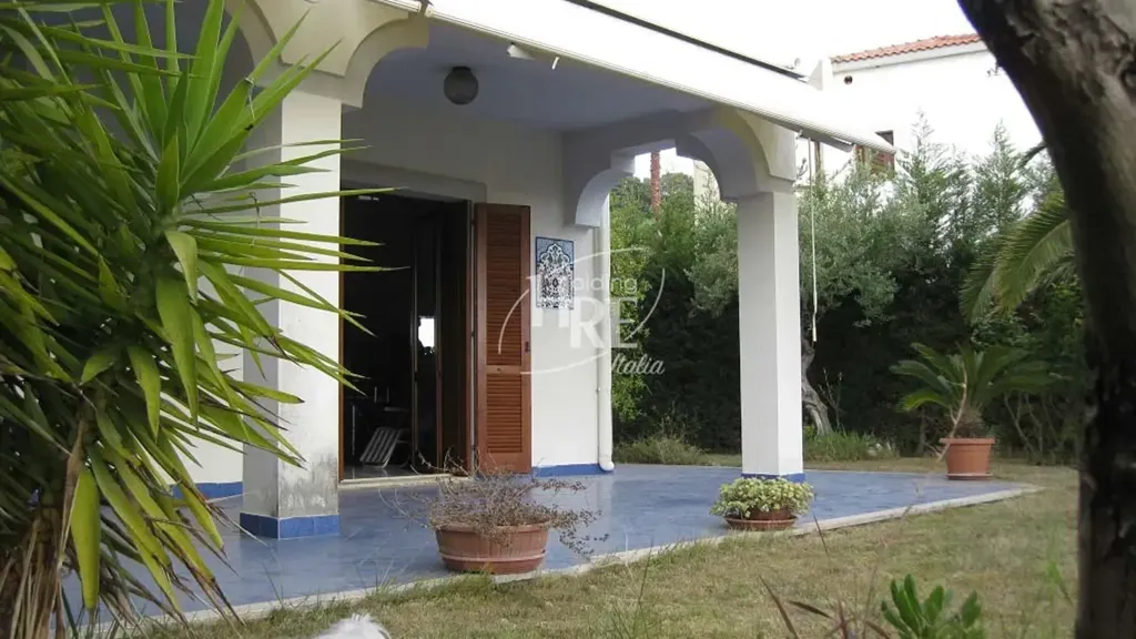 Terrass - Villa with Pool in Exclusive Park, Bonifati