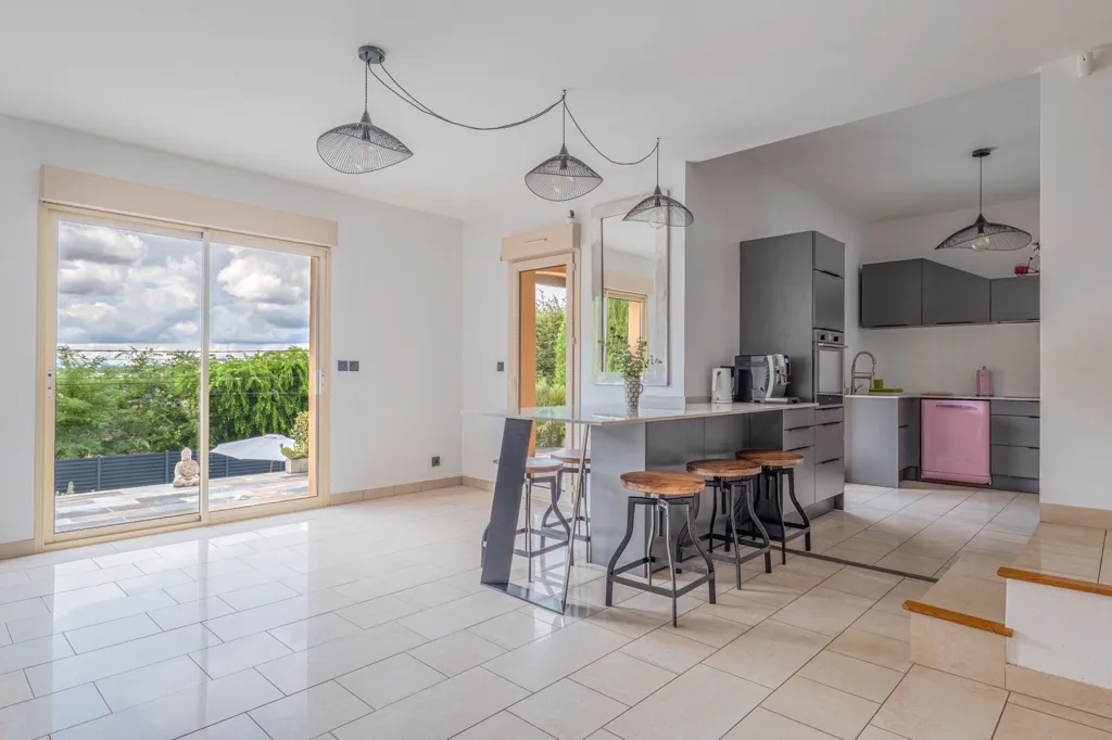 Köök - Villa with Private Apartment near Lyon Centre