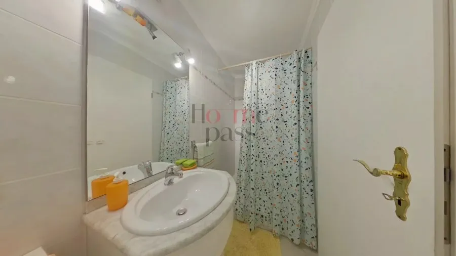 Salles de bain - Maison Familiale avec Jardin à Remich