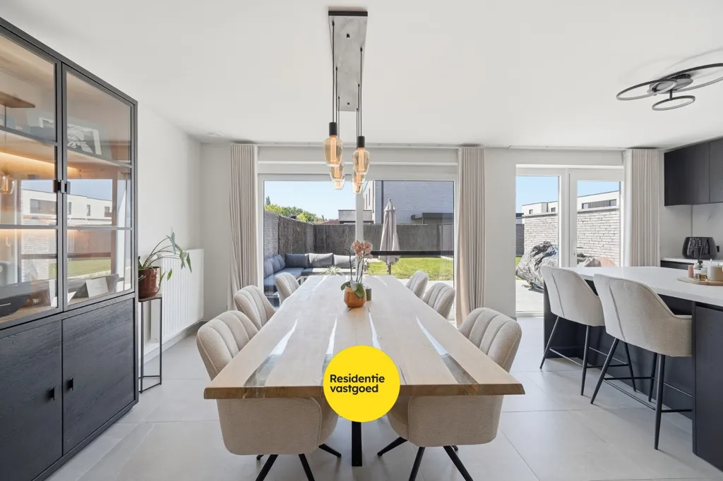 Salle à manger - Nouvelle Maison Moderne avec Terrasse à Oudenburg