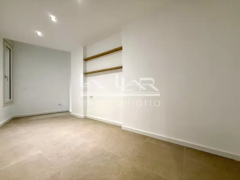 Pièces - Modern Flat with Balcony in Vic Centre
