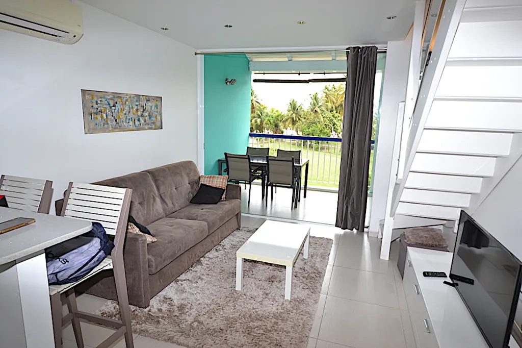 Séjour - T2 Duplex Moderne Vue Mer avec Accès Plage