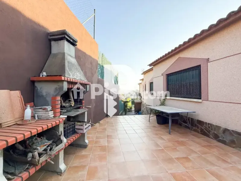 Terrasse - Detached House with Pool in Sant Esteve Sesrovires