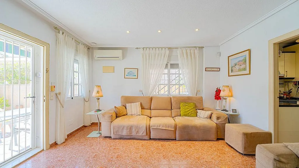 Séjour - Chalet with Pool and Terrace in Punta Prima
