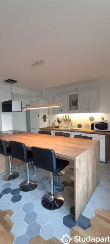 Cuisine - Chambre dans Colocation Meublée à Rue Alfred Nobel