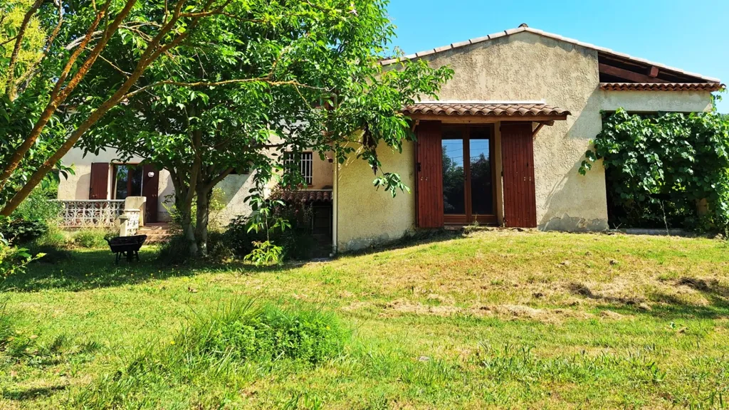 Extérieur - Maison avec terrasse et jardin à Lauris