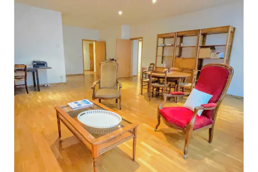 Living Room - Charming Flat with 2 Bedrooms in Grand Place