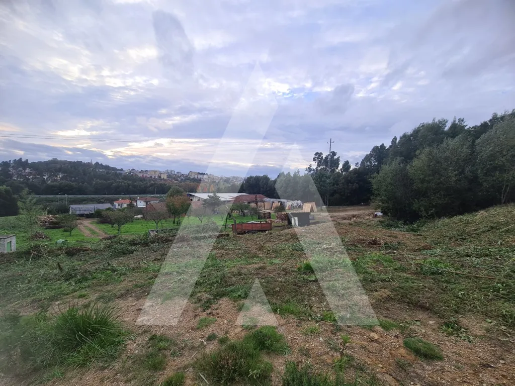 Jardin - Construction Plot with Industrial Access in Aveiro