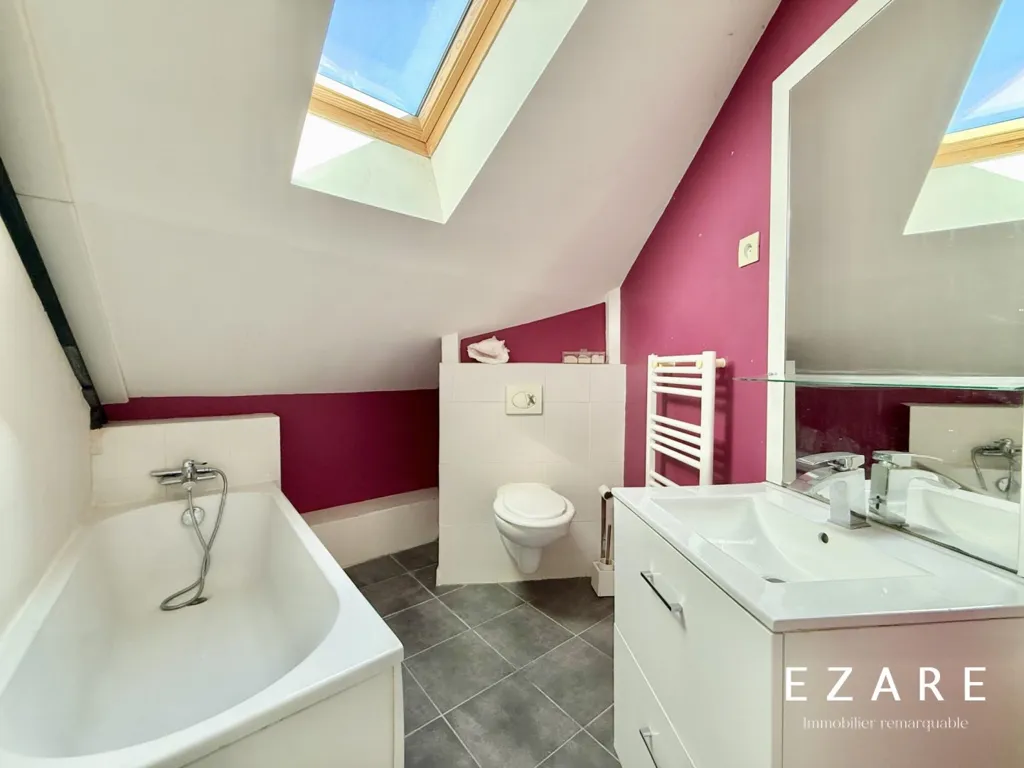 Bathrooms - City Centre House with Pool in Dijon