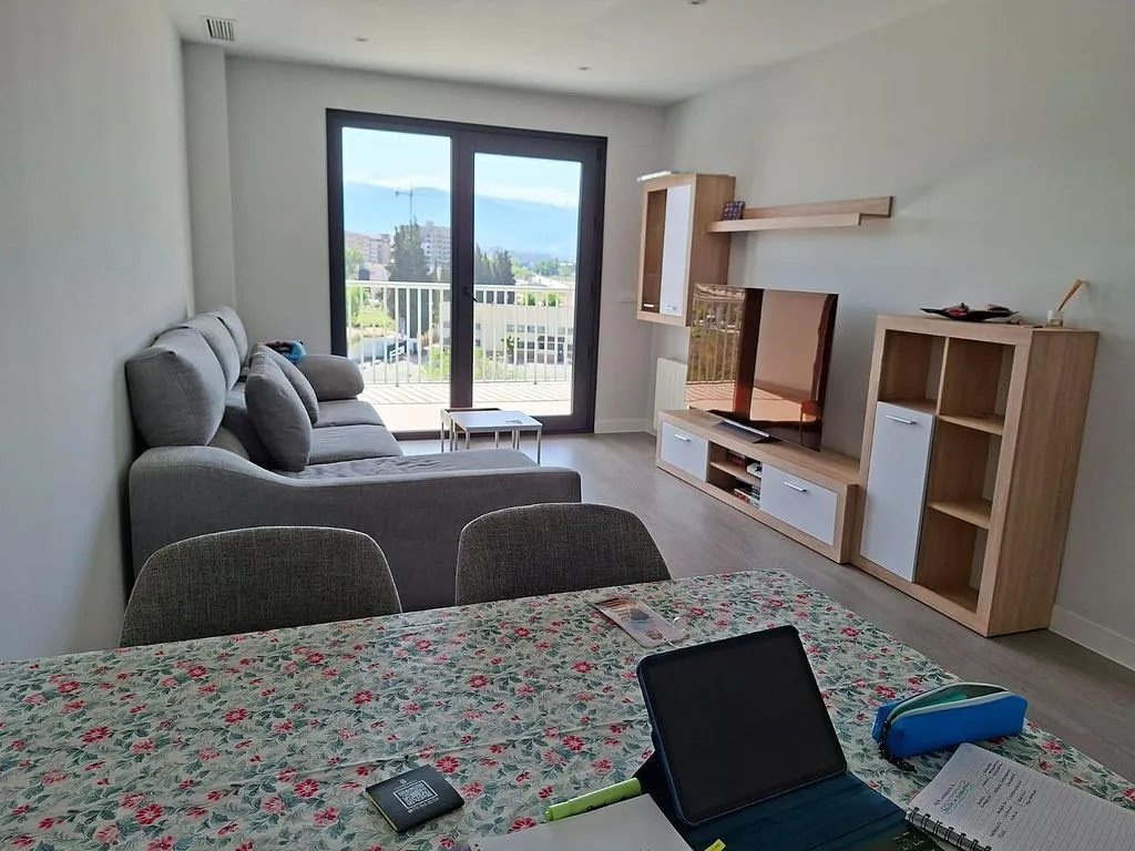 3-Bed Apartment with Pool in Rosaleda